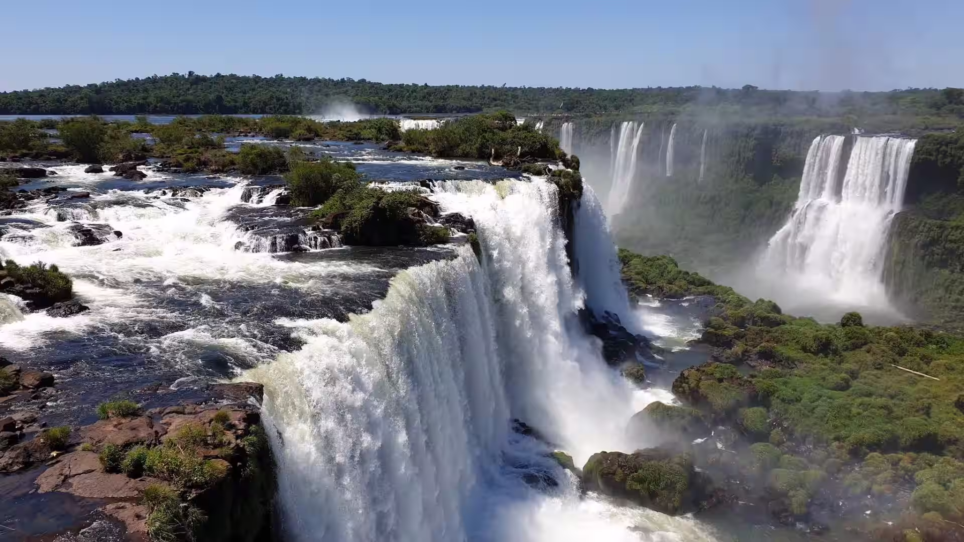 Les chutes de Djomou